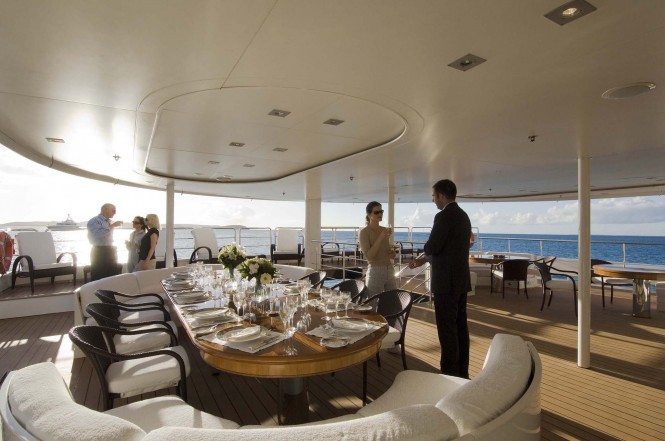 Motor yacht RM ELEGANT - Aft saloon deck